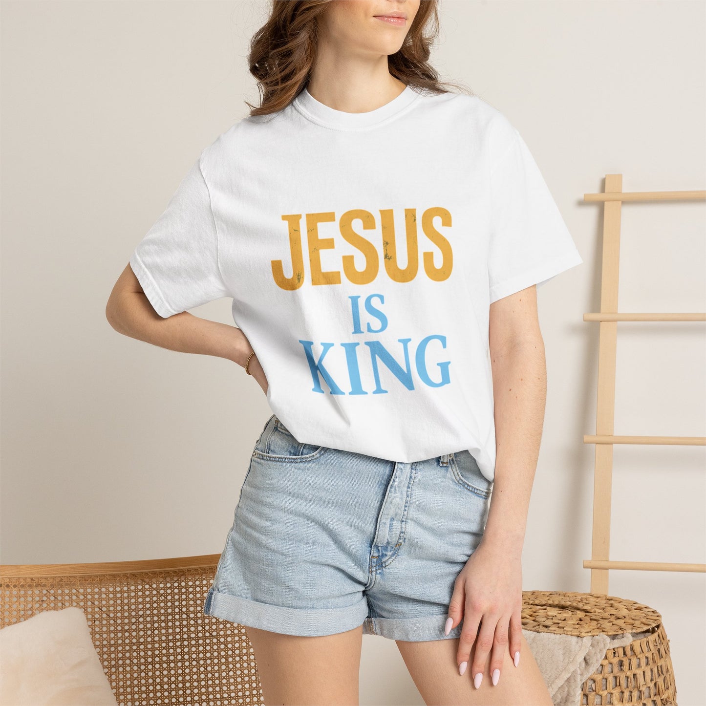 Jesus is King-Classic contrast tee