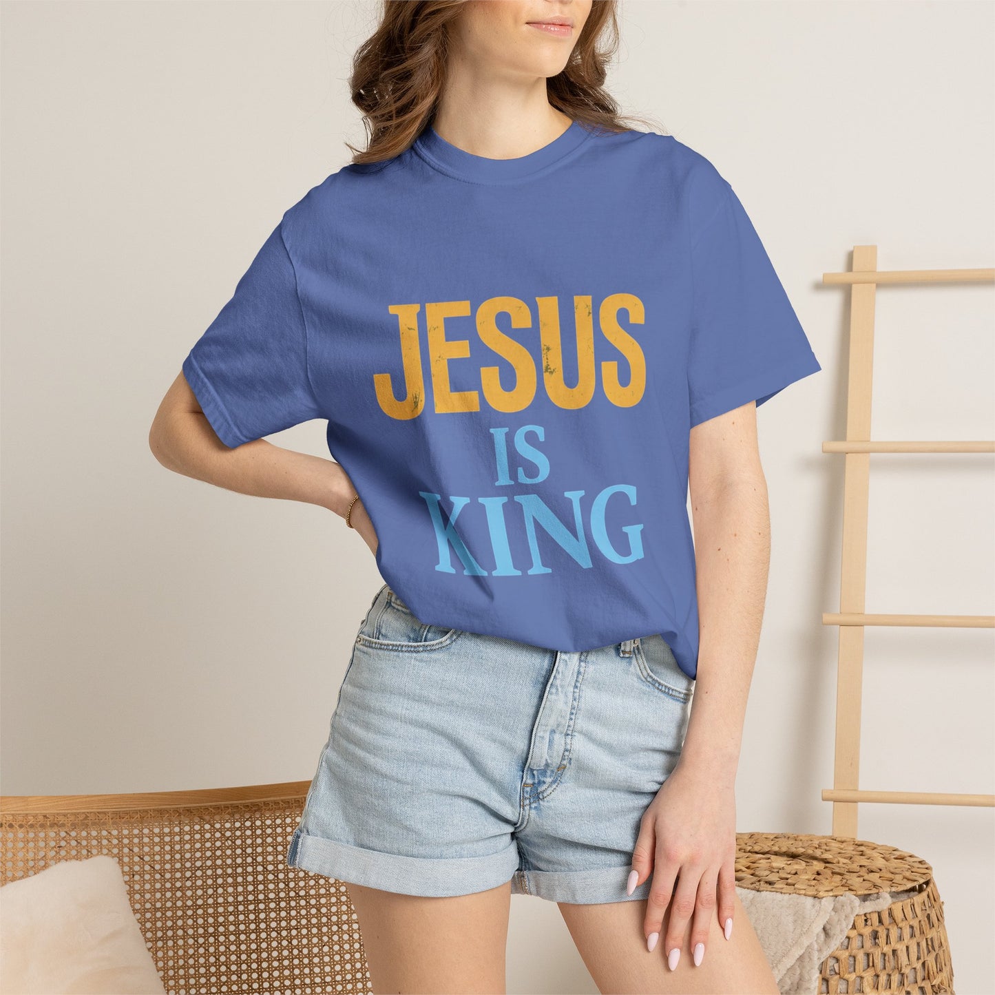 Jesus is King-Classic contrast tee