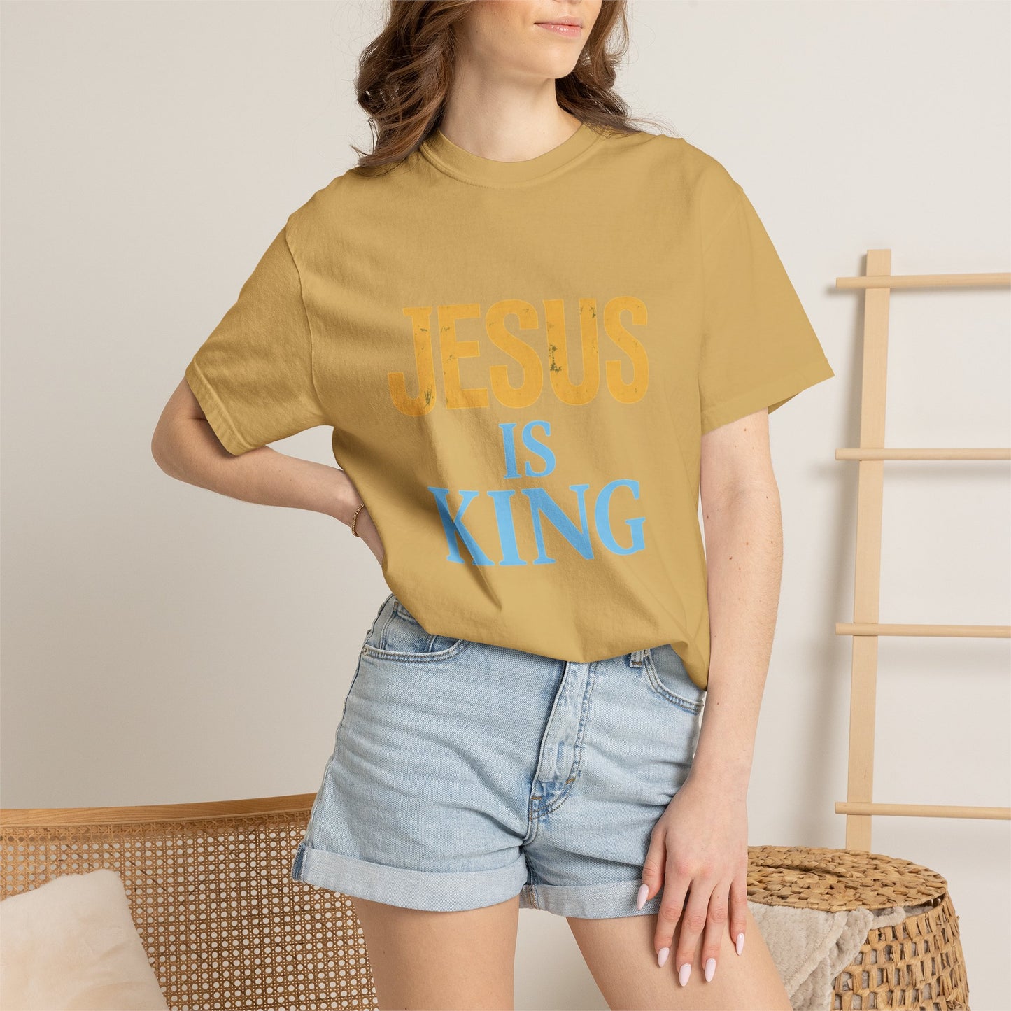 Jesus is King-Classic contrast tee