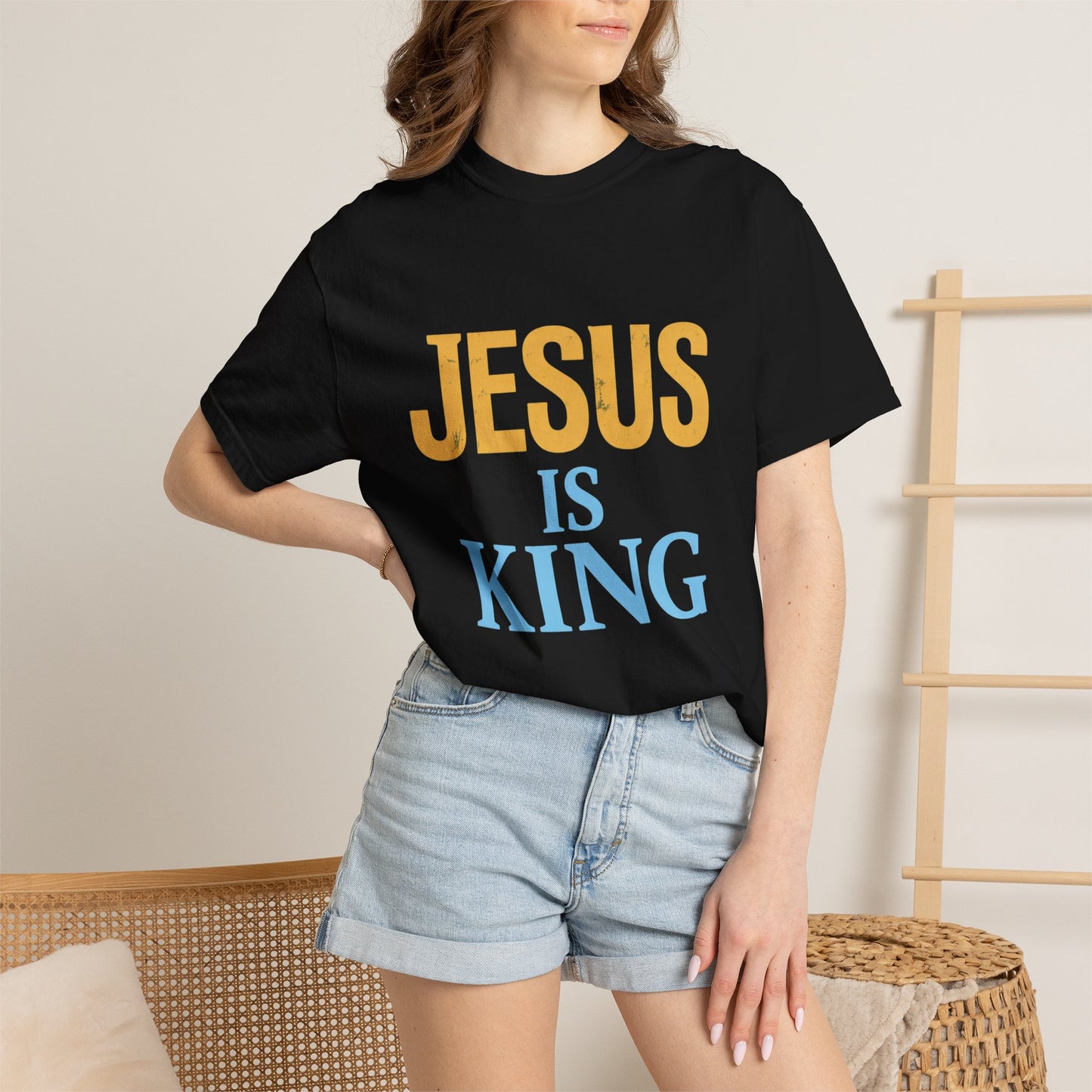 Jesus is King-Classic contrast tee