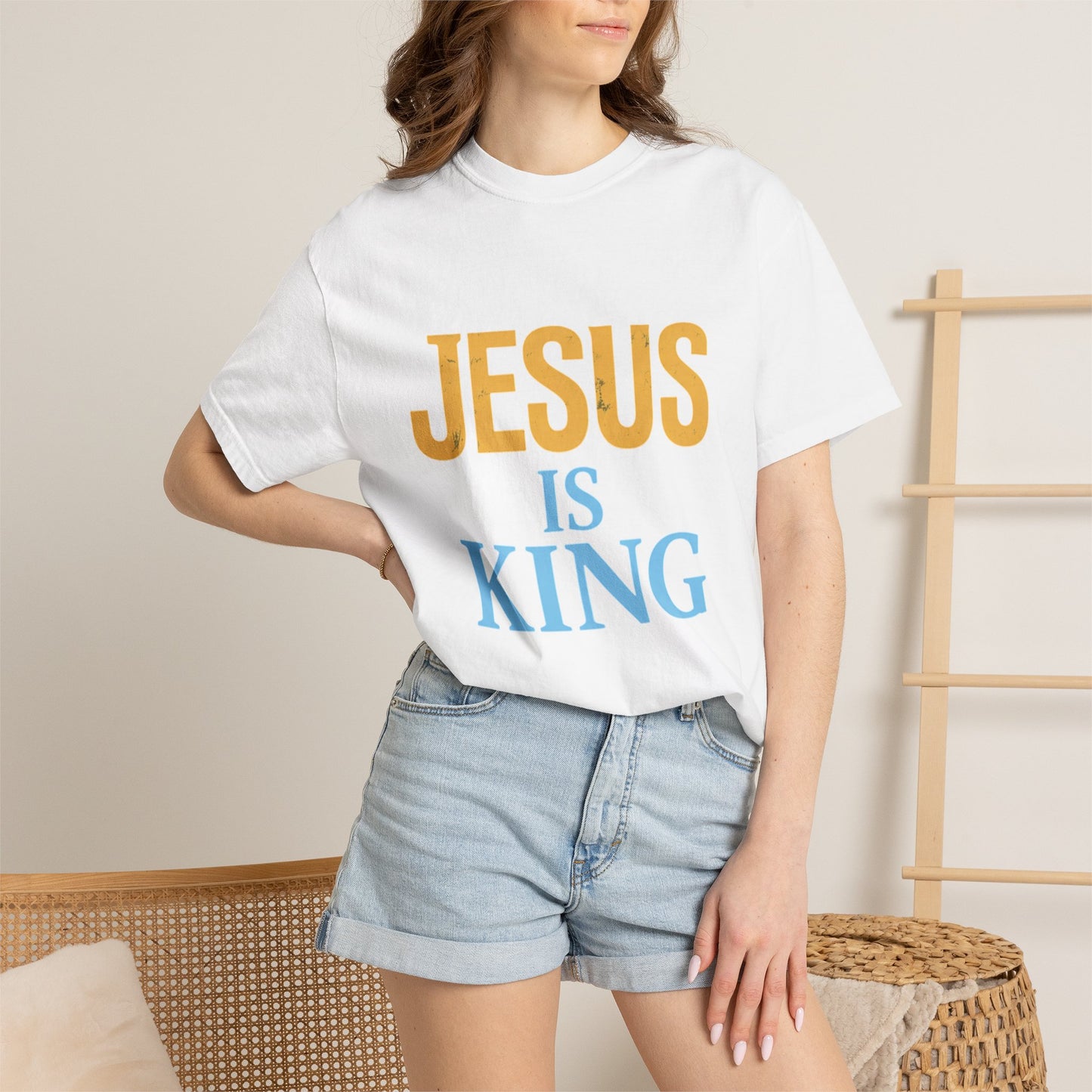 Jesus is King-Classic contrast tee