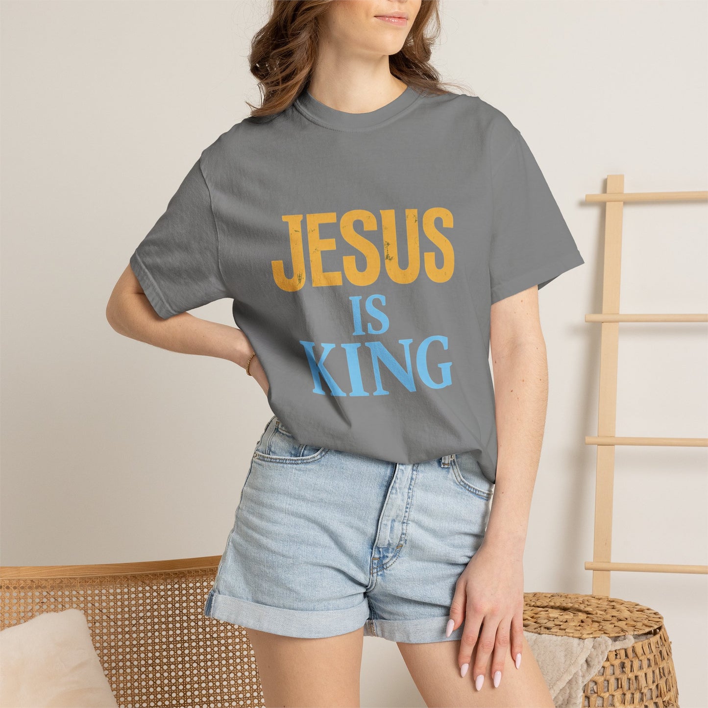 Jesus is King-Classic contrast tee