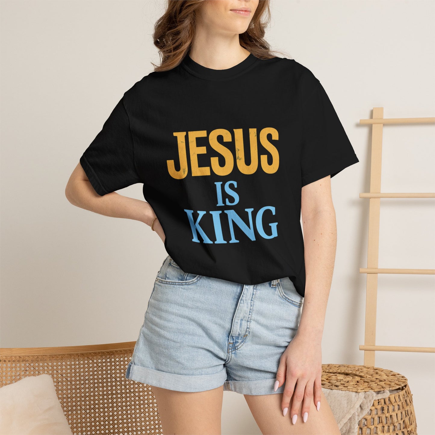 Jesus is King-Classic contrast tee