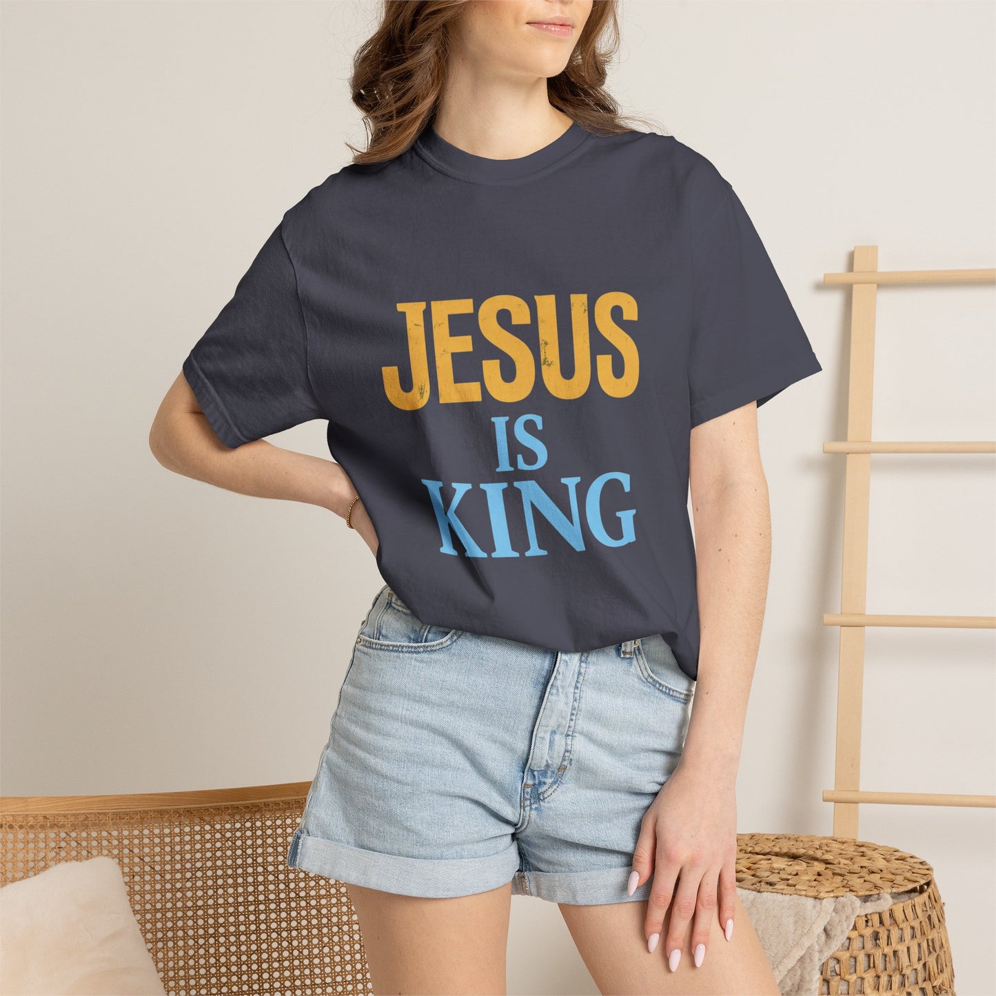 Jesus is King-Classic contrast tee