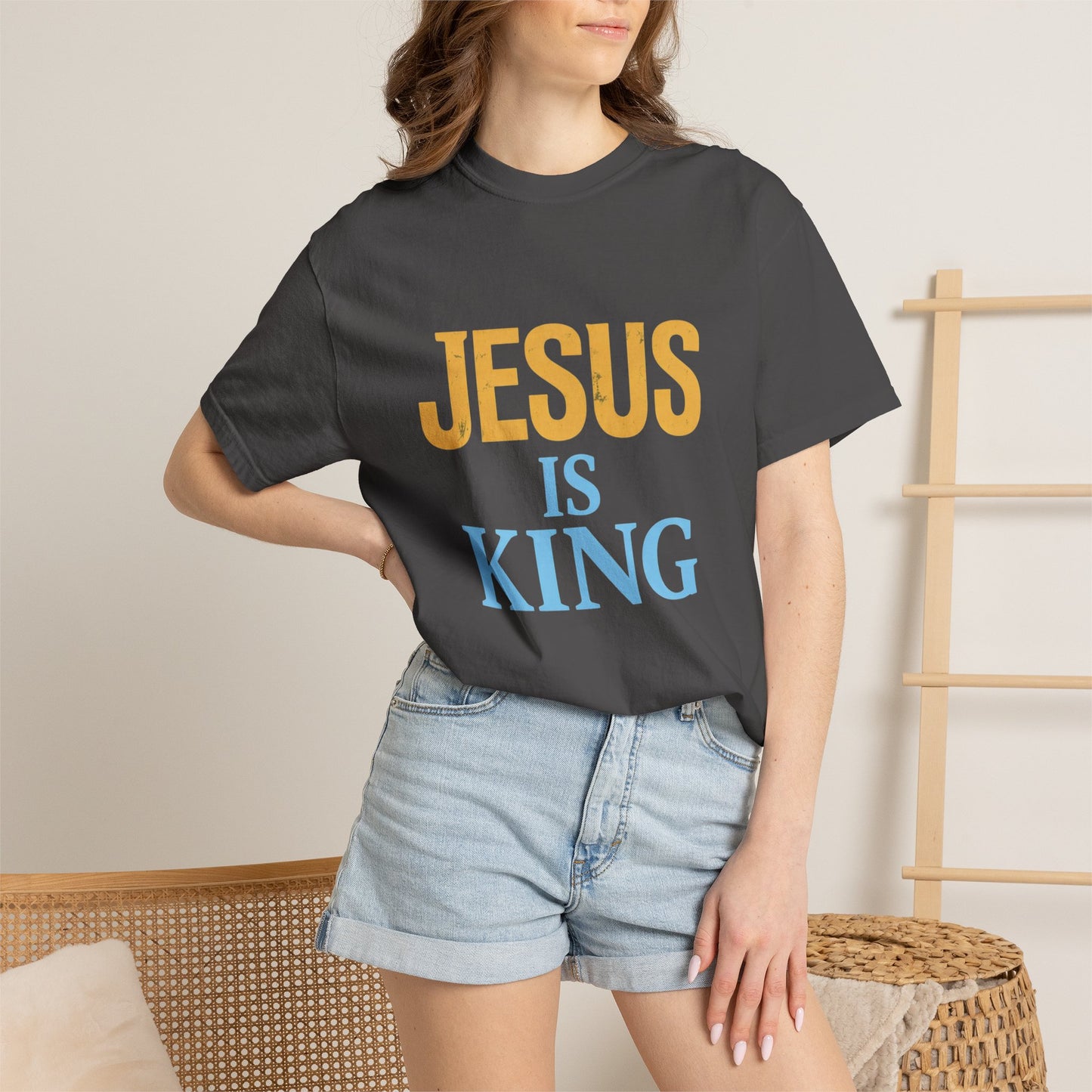 Jesus is King-Classic contrast tee