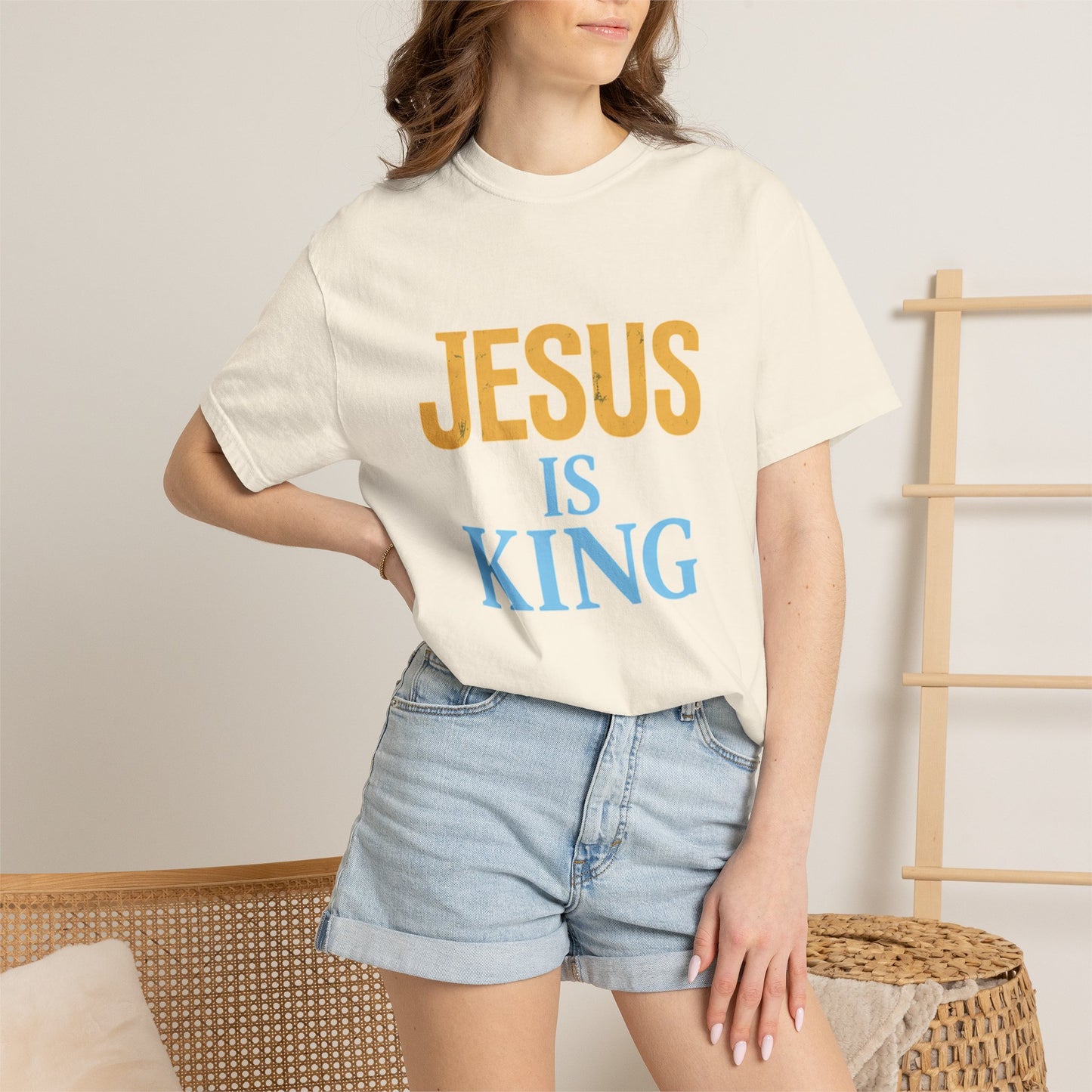Jesus is King-Classic contrast tee