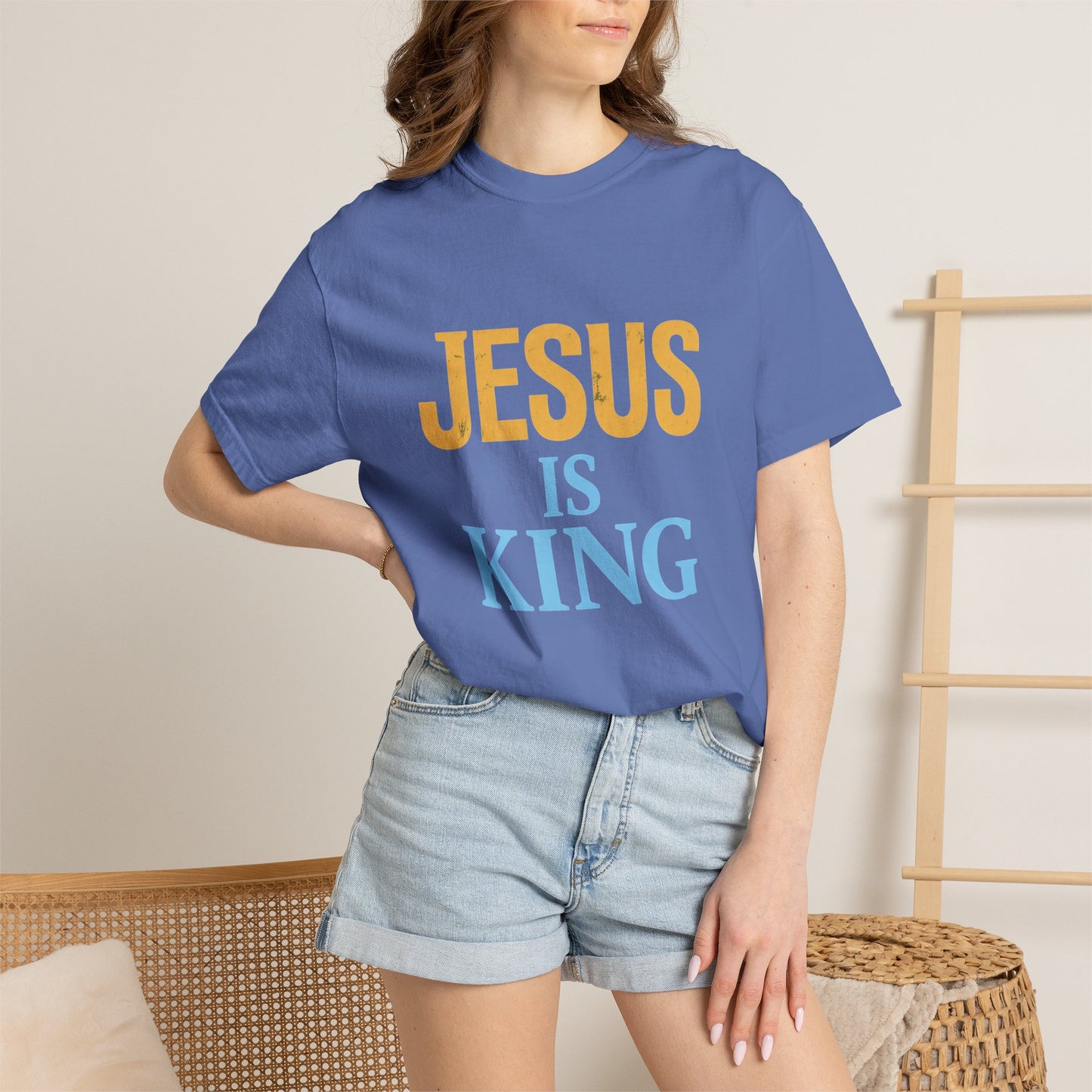 Jesus is King-Classic contrast tee
